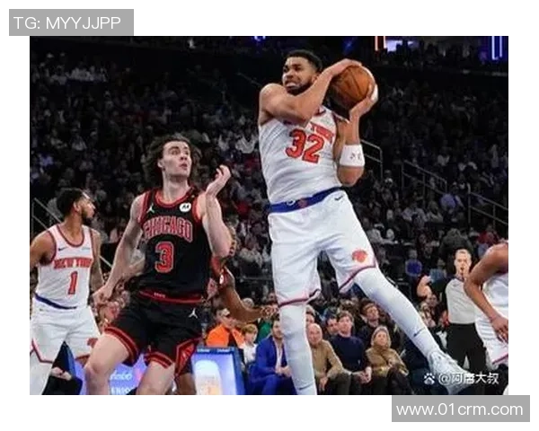 公牛队与尼克斯1993年季后赛第四场激战回顾与精彩瞬间分析