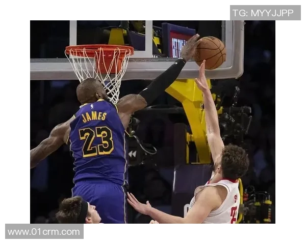 2020年湖人与火箭季后赛第三场精彩回放全景解析与战术分析 2020年湖人与火箭季后赛第三场精彩回放全景解析与战术分析